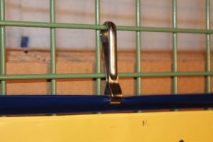 portadocumenti con moschettone, fissaggio a rete metallica , fissaggio ceste metalliche