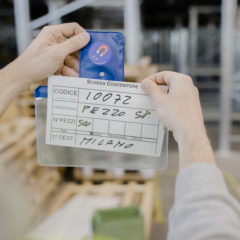 Inserimento documenti nella busta magnetica