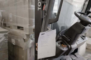 Magnete con pinza incorporata